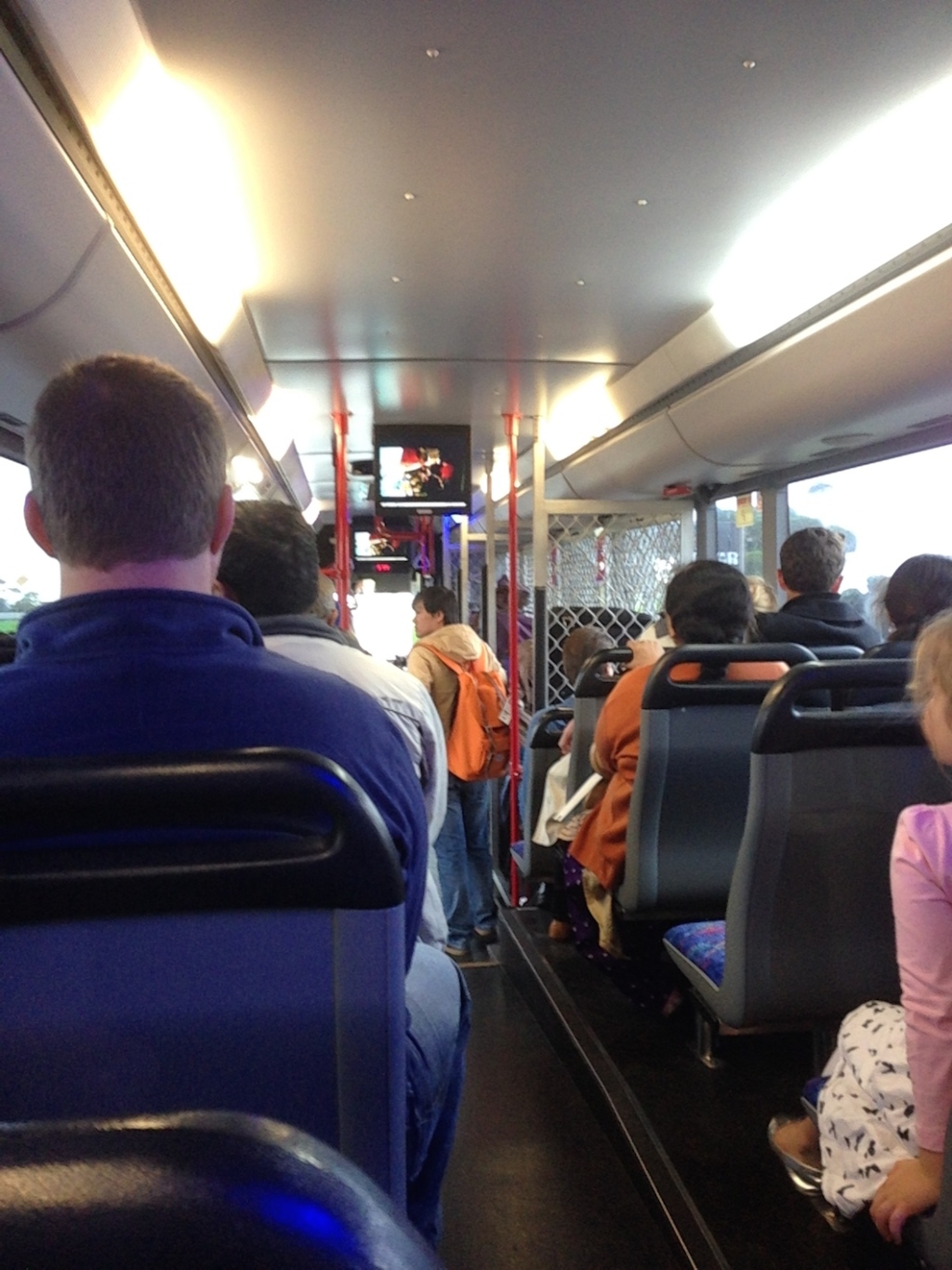 photo 105) 9.43am Skybus
